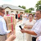 Podczas wydarzenia przekazano podarki do nowego obiektu, życząc, by dobrze służyły...