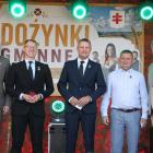 Odznaczenia dla zasłużonych rolników. Od lewej Wicewojewoda Podkarpacki Tomasz Lorenc,...