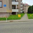 Przy drodze wewnętrznej, na odcinku od bloku Opalińskiego 19A do ulicy gen. M....