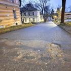 Problemem uczęszczanego każdego dnia przez liczną grupę mieszkańców ciągu...