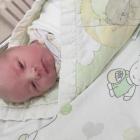 Antoni Bury, synek Justyny i Roberta, braciszek Róży (l. 2), urodzony 31 października,...