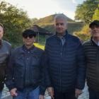 Marek Niedźwiecki z filmowcami Januszem Petelskim i Piotrem Kościńskim oraz...