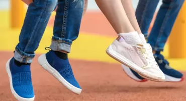        Kolorowe tenisówki – must have dla dziecka na wiosnę i lato 2024!     