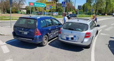 Zderzenie na rondzie w Gwizdaju 