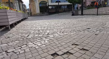 Czas zrobił swoje. Nawierzchnia Rynku przejdzie lifting