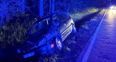 Spowodował kolizję i uciekł z miejsca zdarzenia. Wydmuchał prawie 2 promile [ZOBACZ ZDJĘCIA]