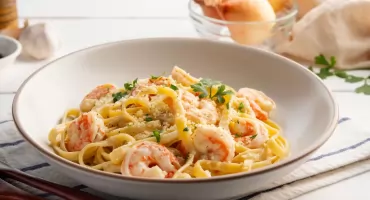 Tagliatelle z krewetkami w kremowym sosie