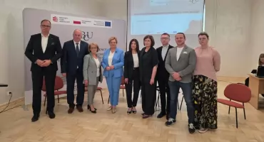 Jak przygotować kadry dla nowoczesnej pomocy społecznej? Podsumowanie projektu BCU w Przemyślu