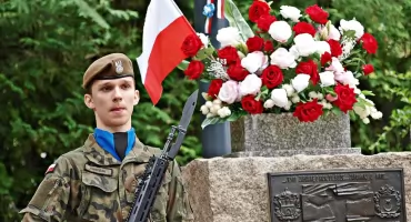 83. rocznica Zbrodni Wołyńskiej. Pamięć o ponad stu tysiącach ofiar ludobójstwa nigdy nie może zginąć… [ZDJĘCIA]