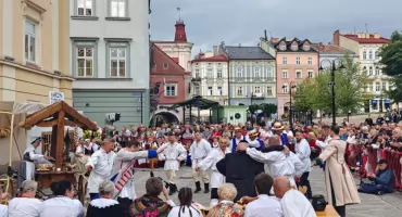 Roztańczony przemyski Rynek – „Chrzciny – Pępkowiny” [ZOBACZ ZDJĘCIA]