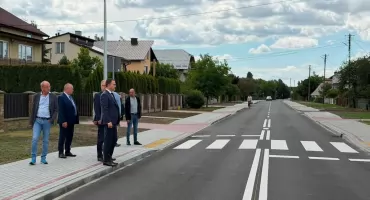 Jagiellońska już lśni. „To przykład wspólnych działań, które realnie wpływają na poprawę jakości życia mieszkańców i bezpieczeństwo użytkowników dróg” – podkreślają samorządy