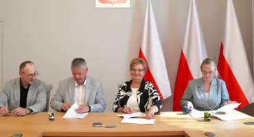 Kolejny krok w stronę dostępności w powiecie przemyskim. Dzięki pozyskanemu dofinansowaniu na terenie powiatu zrealizowanych zostanie pięć ważnych przedsięwzięć