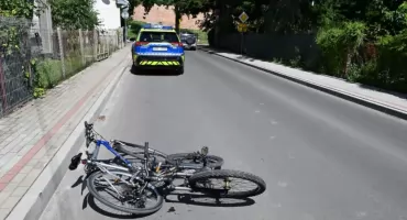 Niefortunna wywrotka rowerzystów skończyła się w szpitalu