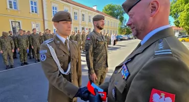 Wyróżnienia i awanse podczas święta Wojska Polskiego [ZDJĘCIA]