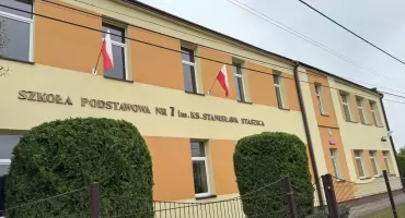 Świetna wiadomość dla uczniów „siódemki”. Niebawem rusza budowa orlika za ponad 2 mln zł