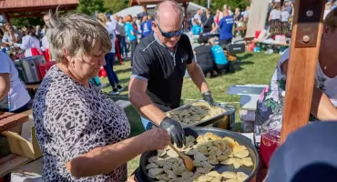 Rekord w Horyńcu-Zdroju! Ulepili 27 tysięcy pierogów [ZDJĘCIA]