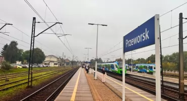 Przeworsk bez połączeń dalekobieżnych?  Na szczęście nie. Spółka PKP Intercity gwarantuje utrzymanie postojów na stacji Przeworsk
