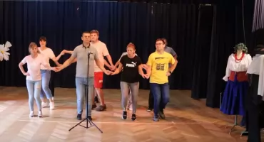 Tańcuj, niech wiruje świat, zapomnij to co złe!* [WIDEO]