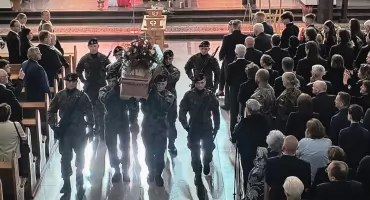 Ostatnie pożegnanie śp. Tadeusza Lutaka. „Pancerz” został pośmiertnie awansowany do stopnia podpułkownika 