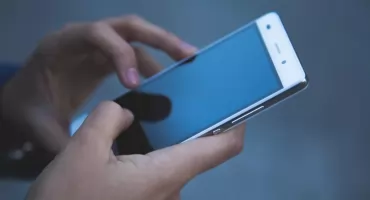 Szkło hartowane z aplikatorem – jak łatwo i precyzyjnie zabezpieczyć ekran smartfona?