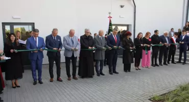 Nowa szkoła w Rudołowicach otwarta. Inwestycja w przyszłość młodego pokolenia w Gminie Roźwienica